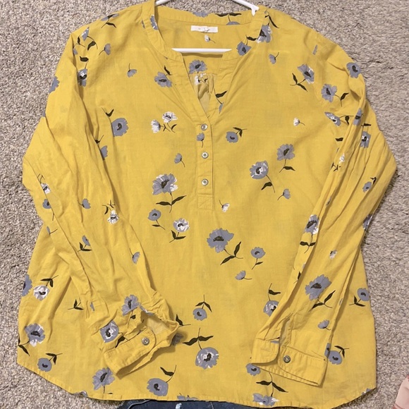 Maurices large button up top - Picture 1 of 1